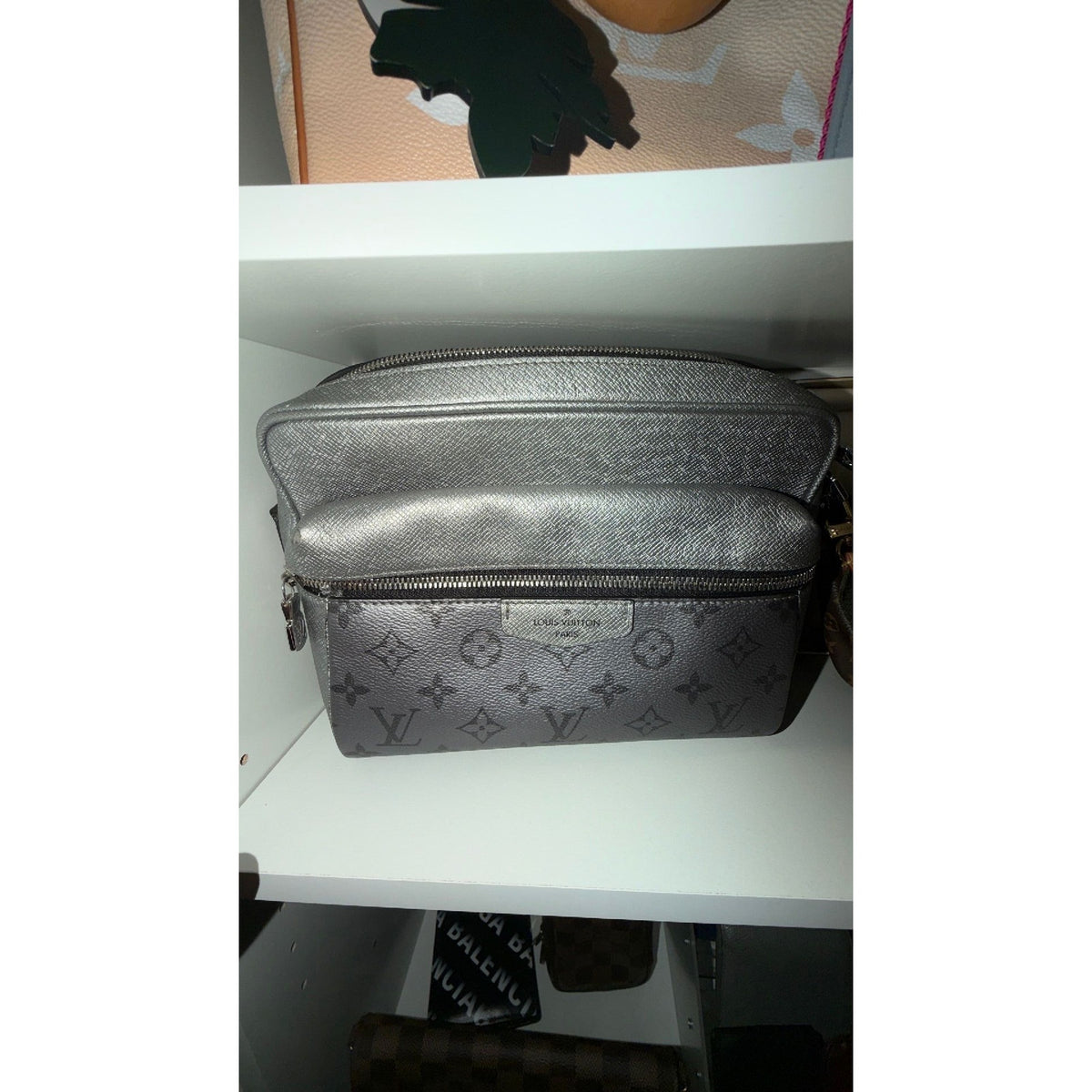 Louis Vuitton Outdoor / Alpha-style crossbody Monogram Eclipse